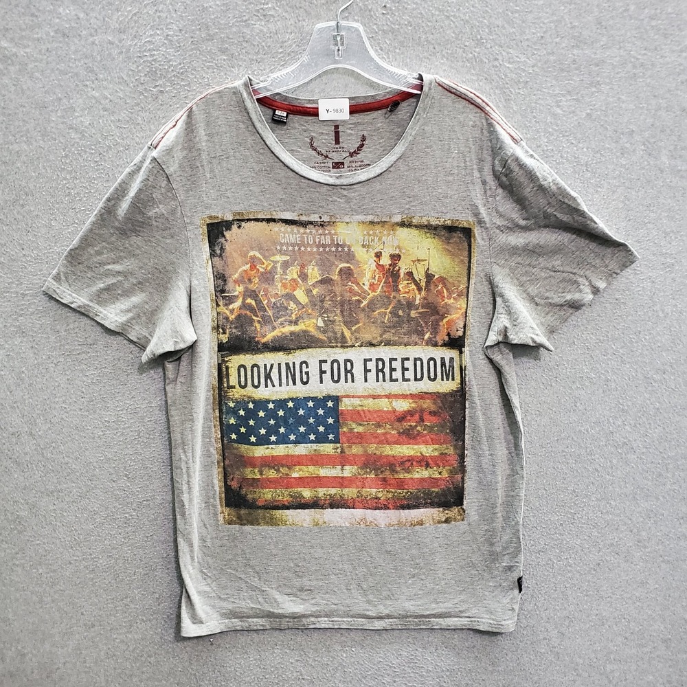 Jeans by Buffalo Men T-Shirt Large Gray American USA Flag Looking For Freedom